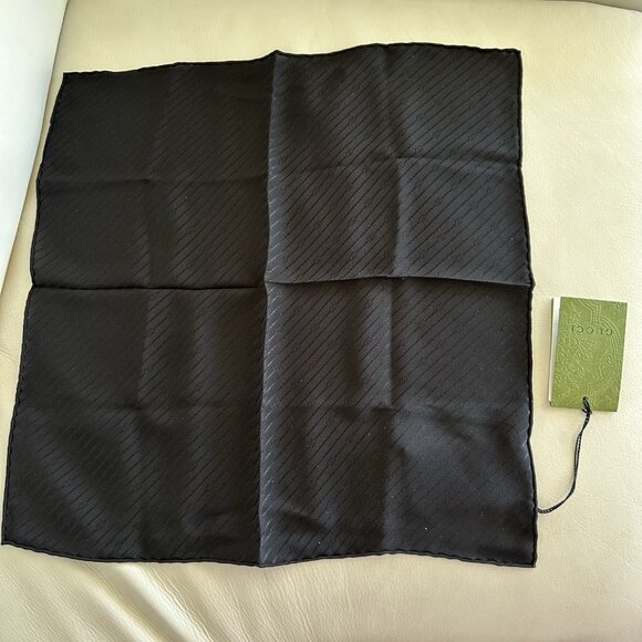 NWT GUCCI Men’s Handkerchief Silk 100% Authentic Logo GG 742200 Black - Picture 7 of 7